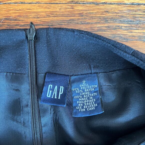Gap Women's Vintage Black Mini Skirt Side Slit Size 2 - Picture 3 of 6